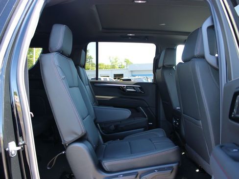 New 2026 Chevrolet Suburban RST AWD/4WD image 34