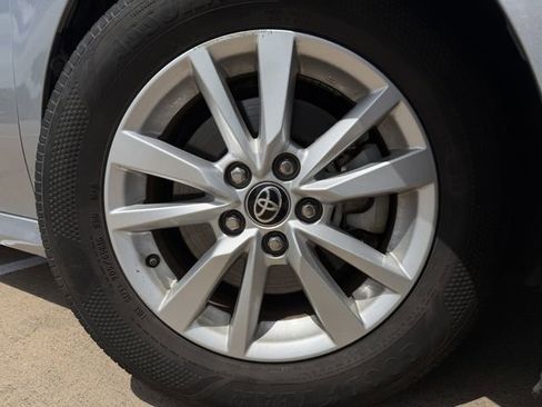 Used 2025 Toyota Camry LE image 10