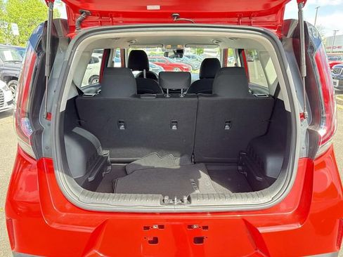 Used 2025 Kia Soul LX w/ LX Technology Package image 12