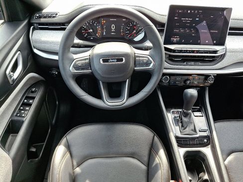Certified 2024 Jeep Compass Latitude AWD/4WD image 11