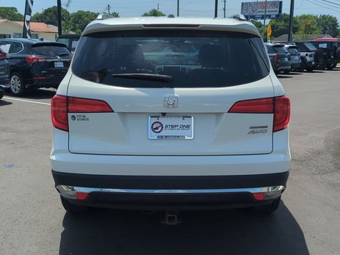 Used 2017 Honda Pilot Touring image 6