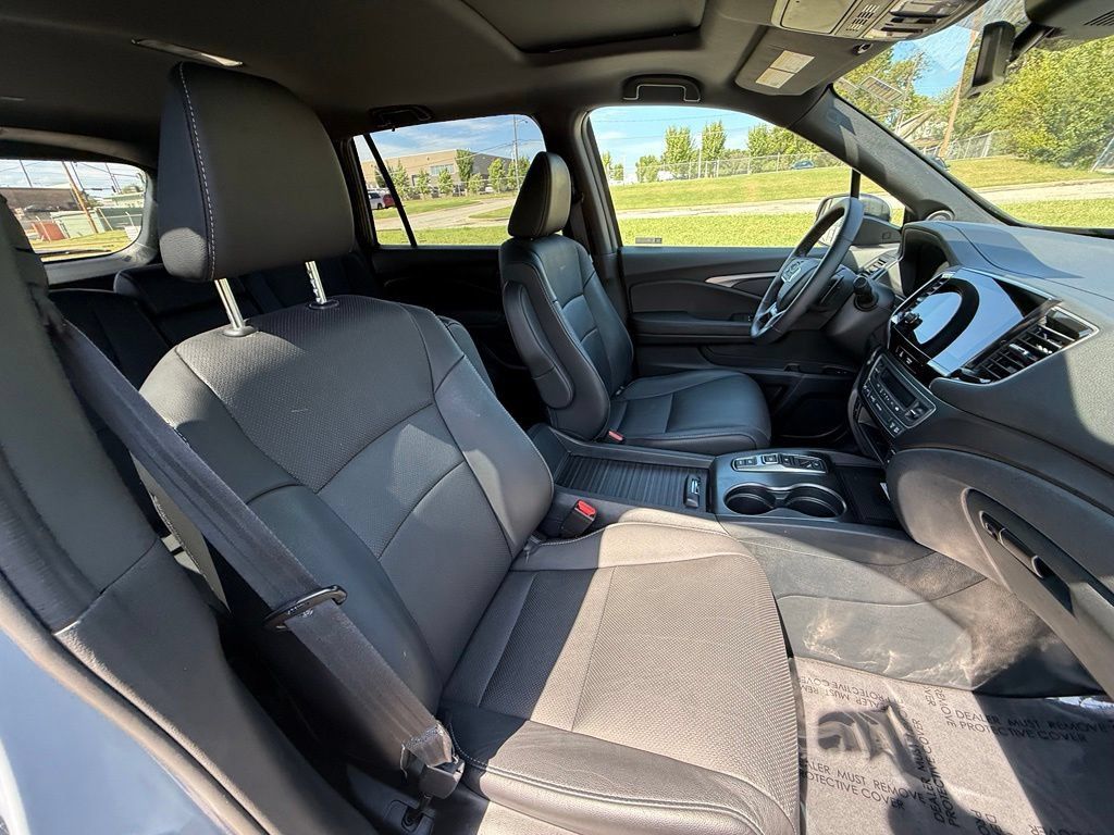 Used 2023 Honda Passport EX-L image 42