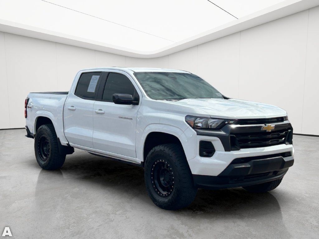 Used 2024 Chevrolet Colorado LT w/ LT Convenience Package AWD/4WD image 7