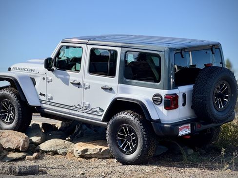 New 2026 Jeep Wrangler Unlimited Rubicon w/ Rockslide Package AWD/4WD image 2