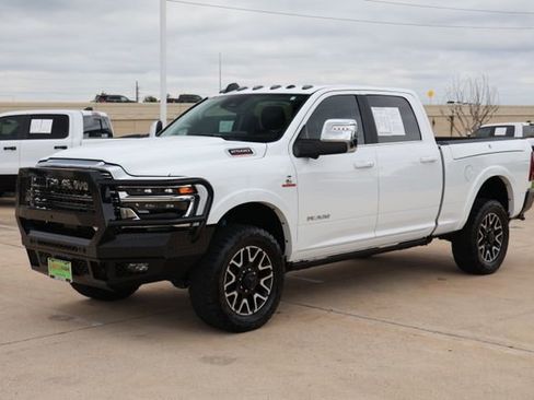 Used 2025 RAM 2500 Limited AWD/4WD image 3