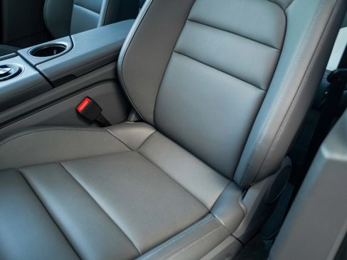 New 2025 Porsche Taycan image 23