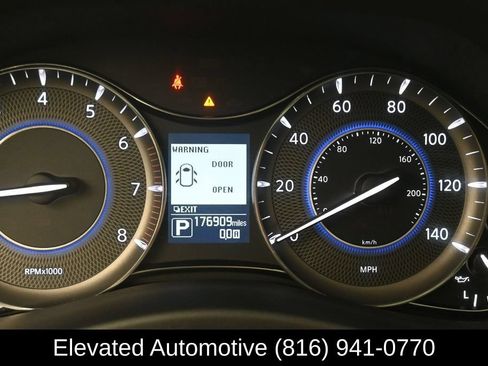 Used 2014 INFINITI QX80 4WD w/ Theater Package image 8