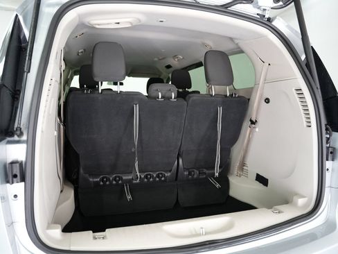 Used 2022 Chrysler Voyager LX FWD image 29