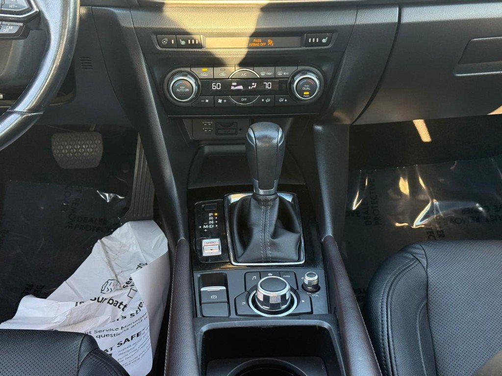Used 2017 MAZDA MAZDA3 Grand Touring w/ Premium Equipment Package FWD image 17
