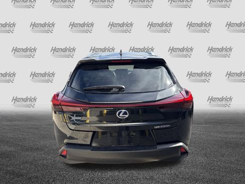 Used 2022 Lexus UX 250h w/ Premium Package image 9