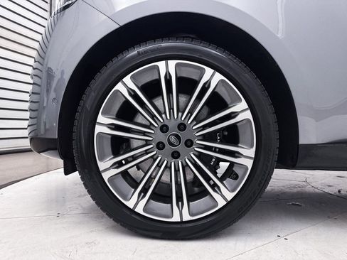 Used 2023 Land Rover Range Rover SE image 16