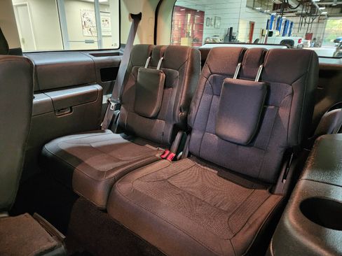 Used 2019 Ford Flex SE image 20