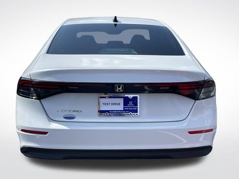 Certified 2025 Honda Accord SE image 5