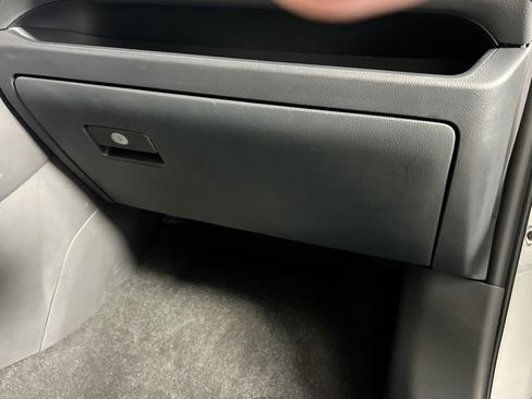 Used 2025 Toyota RAV4 LE image 33