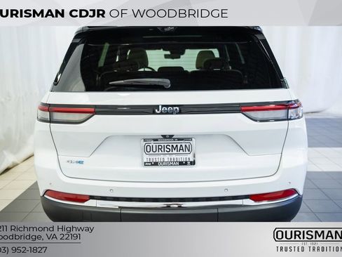 Used 2023 Jeep Grand Cherokee 4WD 4xe w/ Luxury Tech Group II image 6