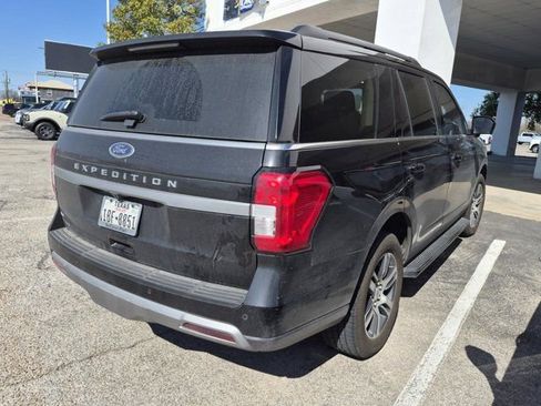 Used 2024 Ford Expedition XLT AWD/4WD image 4