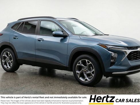 Used 2025 Chevrolet Trax LT w/ LT Convenience Package image 1