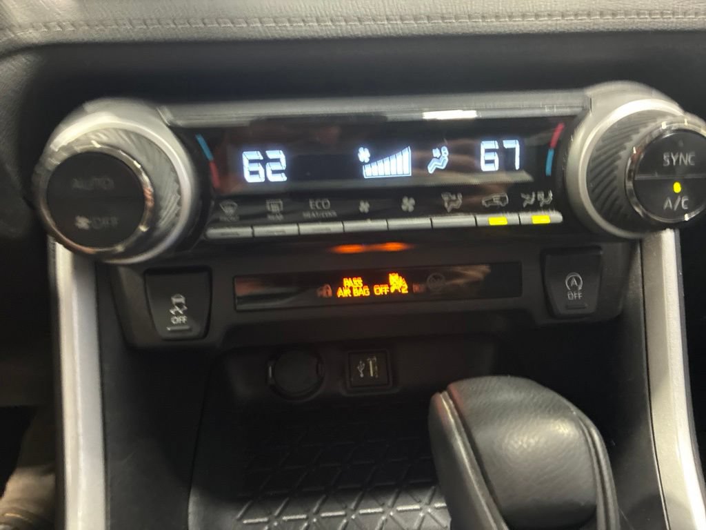Used 2025 Toyota RAV4 XLE AWD/4WD image 25
