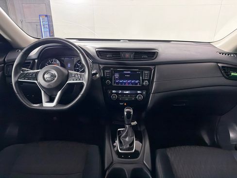 Used 2018 Nissan Rogue SV image 25