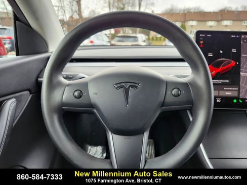 Used 2020 Tesla Model Y Long Range image 22