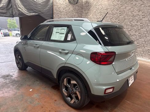 New 2026 Hyundai Venue SEL FWD image 5