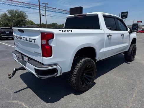 Used 2021 Chevrolet Silverado 1500 Custom w/ Custom Max Trailering Package AWD/4WD image 3