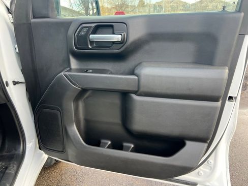 Used 2020 Chevrolet Silverado 1500 Custom Trail Boss w/ Custom Convenience Package AWD/4WD image 17
