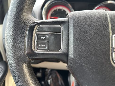 Used 2019 Dodge Grand Caravan SE image 21