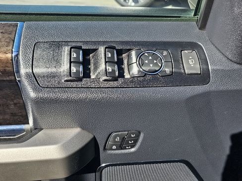 Used 2022 Ford F250 Lariat image 27