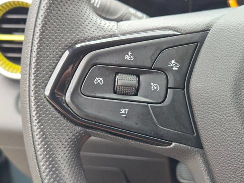 Used 2025 Chevrolet Trax LT FWD image 27