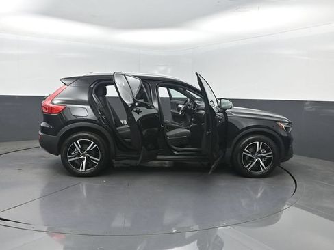 Used 2023 Volvo XC40 B5 Core w/ Convenience Package AWD/4WD image 40