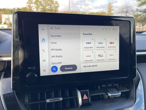 Used 2024 Toyota Corolla Cross XLE image 10