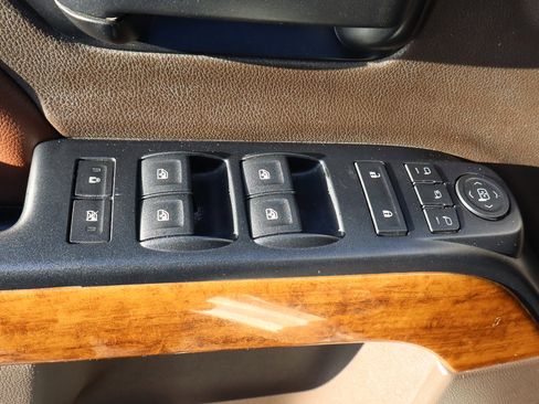 Used 2014 Chevrolet Silverado 1500 High Country w/ High Country Premium Package image 19