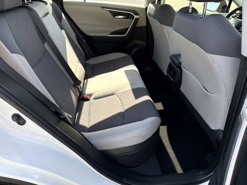 Used 2023 Toyota RAV4 XLE AWD/4WD image 21