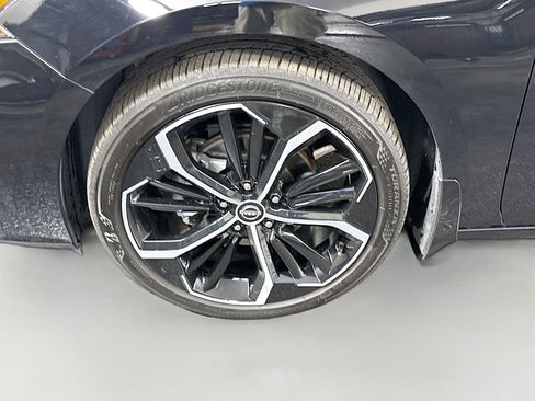 Used 2025 Nissan Altima 2.5 SR w/ SR Premium Package FWD image 38