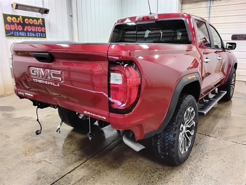 Used 2024 GMC Canyon Denali AWD/4WD image 3