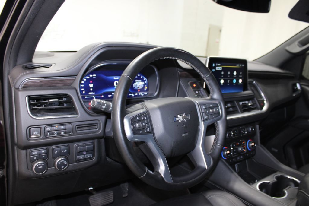 Used 2024 Chevrolet Tahoe Z71 w/ Luxury Package AWD/4WD image 17