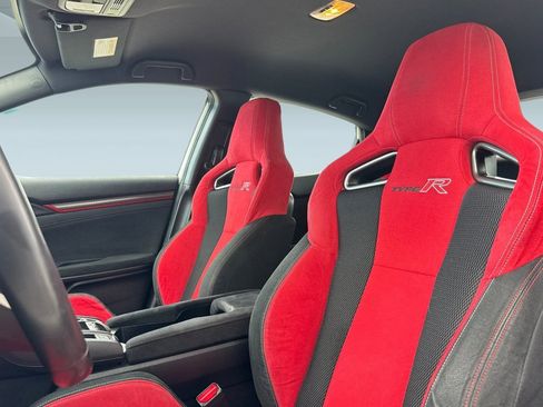 Used 2018 Honda Civic Type R image 5