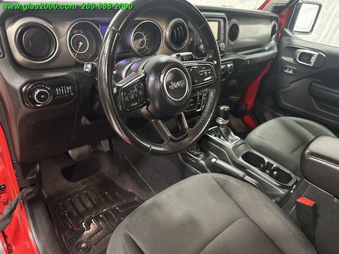 Used 2019 Jeep Wrangler Unlimited Sport S AWD/4WD image 3