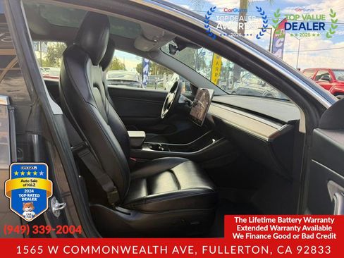 Used 2020 Tesla Model 3 Standard Range Plus RWD image 17