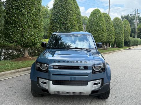 Used 2020 Land Rover Defender 110 SE image 4