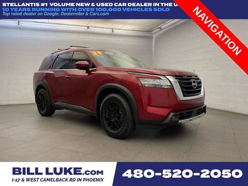 Used 2024 Nissan Pathfinder SL image 1