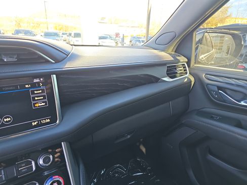 Used 2021 GMC Yukon Denali w/ Denali Premium Package image 26