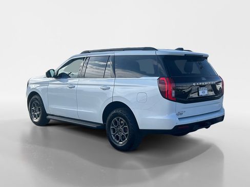 Used 2025 Ford Expedition Active image 3