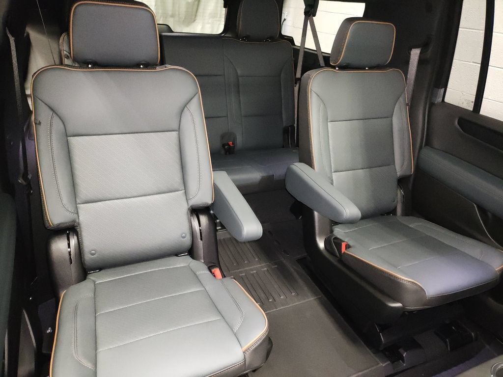 New 2026 GMC Yukon XL AT4 w/ AT4 Premium Plus Package AWD/4WD image 11