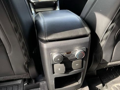 Used 2021 Ford Explorer XLT w/ Equipment Group 202A image 20