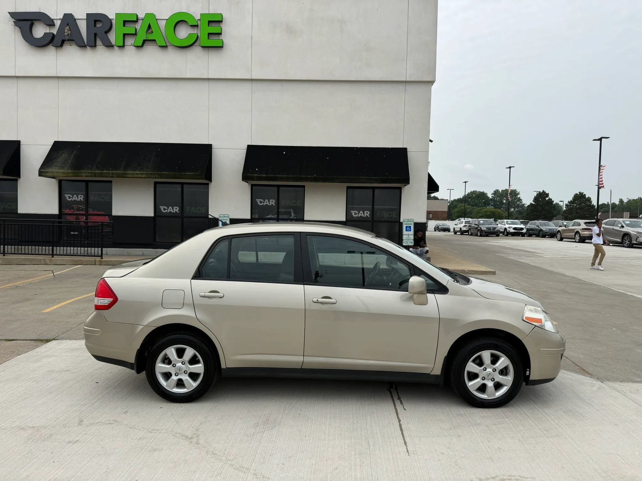 Used 2009 Nissan Versa Sedan w/ Convenience Pkg FWD image 16