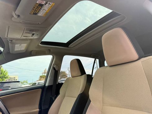 Used 2018 Toyota RAV4 XLE FWD image 13