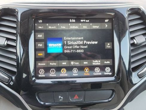 Used 2019 Jeep Cherokee Limited FWD image 14