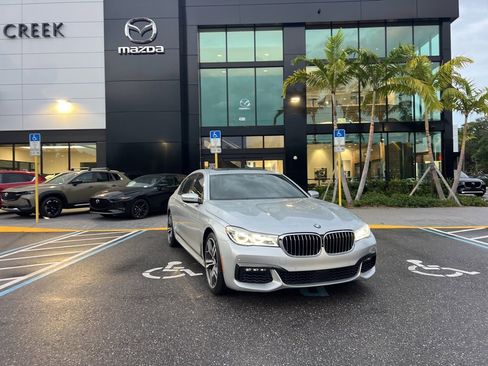 Used 2018 BMW 750i image 3